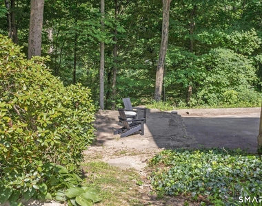 180 Ponus Avenue - Photo Thumbnail 17