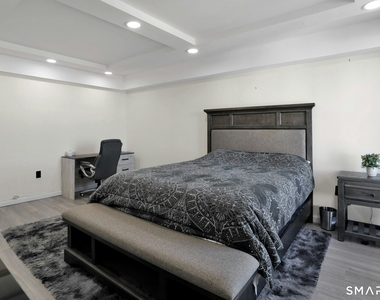 44 Strawberry Hill Avenue - Photo Thumbnail 7