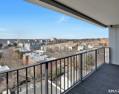 44 Strawberry Hill Avenue - Photo Thumbnail 6