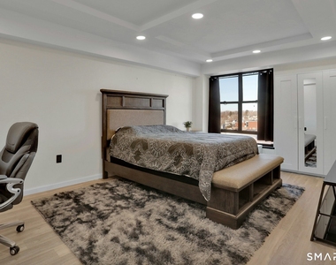 44 Strawberry Hill Avenue - Photo Thumbnail 9