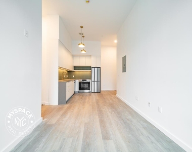 527 Grand Avenue - Photo Thumbnail 2
