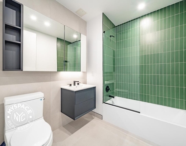 527 Grand Avenue - Photo Thumbnail 5