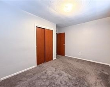 6 Logan Ave - Photo Thumbnail 10