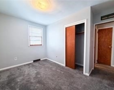 6 Logan Ave - Photo Thumbnail 14