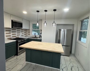 1385 5th Ave - Photo Thumbnail 5