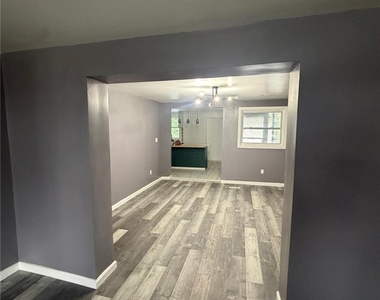 1385 5th Ave - Photo Thumbnail 7