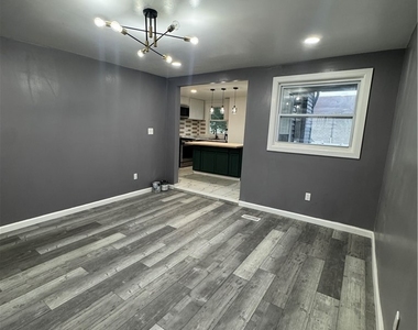 1385 5th Ave - Photo Thumbnail 8