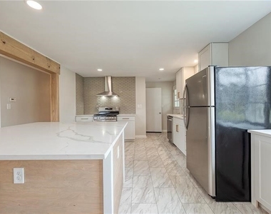 719 Cumberland Rd - Photo Thumbnail 12