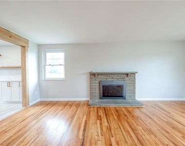 719 Cumberland Rd - Photo Thumbnail 6