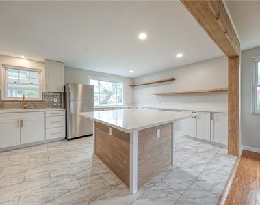 719 Cumberland Rd - Photo Thumbnail 8