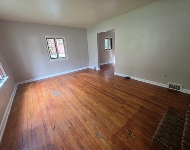 370 Anawanda Ave - Photo Thumbnail 1