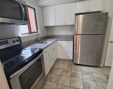 370 Anawanda Ave - Photo Thumbnail 5