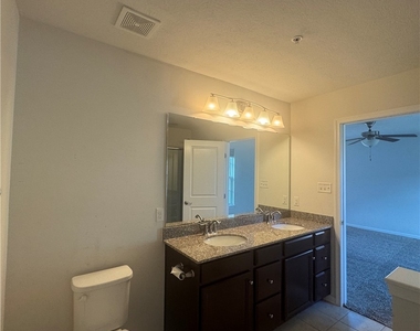 1906 Pointe View Drive - Photo Thumbnail 13