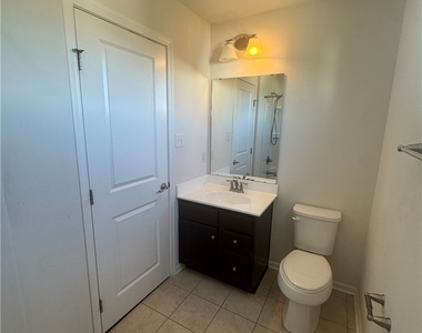 1906 Pointe View Drive - Photo Thumbnail 20
