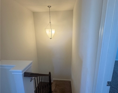 1906 Pointe View Drive - Photo Thumbnail 21