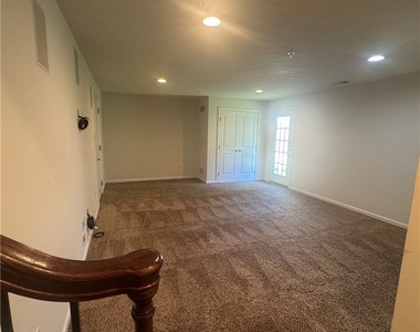 1906 Pointe View Drive - Photo Thumbnail 24