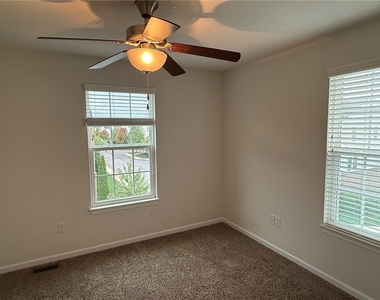 1906 Pointe View Drive - Photo Thumbnail 28