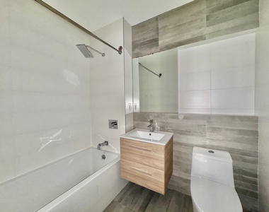 228 Kingsland Avenue - Photo Thumbnail 4