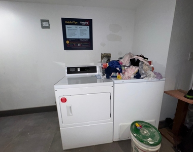 228 Kingsland Avenue - Photo Thumbnail 3