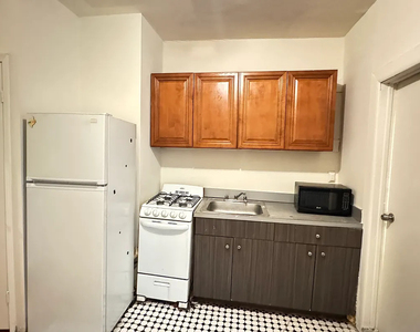 325 East 89th Street - Photo Thumbnail 4