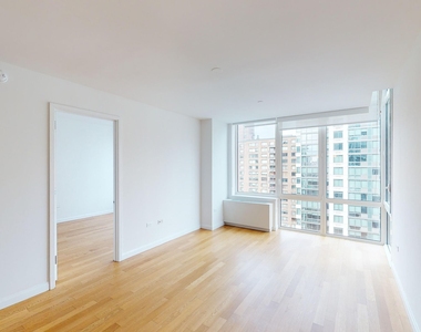 808 Columbus Ave - Photo Thumbnail 2