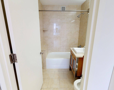 10 Hanover Square - Photo Thumbnail 3