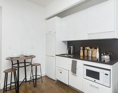 West 91st Street - Photo Thumbnail 1