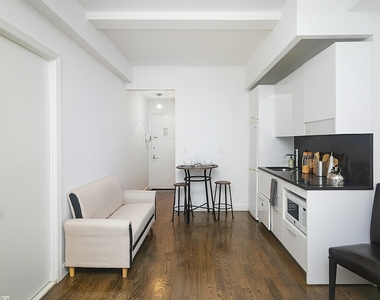 West 91st Street - Photo Thumbnail 2