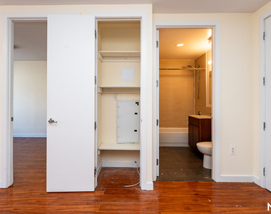 924 Metropolitan Ave - Photo Thumbnail 13