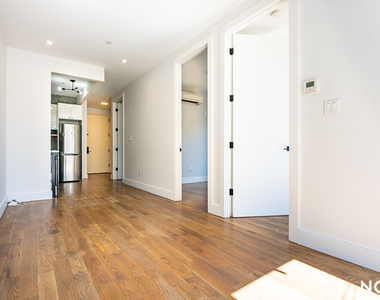 916 Bergen St - Photo Thumbnail 3