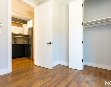 916 Bergen St - Photo Thumbnail 9