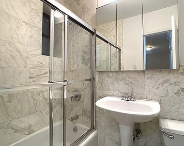 240 East 83rd Street - Photo Thumbnail 3