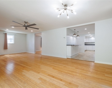 332 Butterfield Avenue - Photo Thumbnail 36