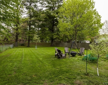 332 Butterfield Avenue - Photo Thumbnail 4