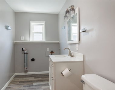 332 Butterfield Avenue - Photo Thumbnail 13