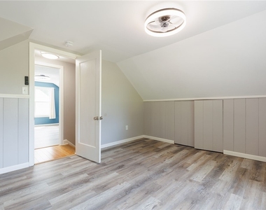 332 Butterfield Avenue - Photo Thumbnail 11
