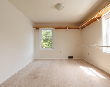 332 Butterfield Avenue - Photo Thumbnail 17