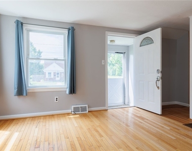 332 Butterfield Avenue - Photo Thumbnail 5