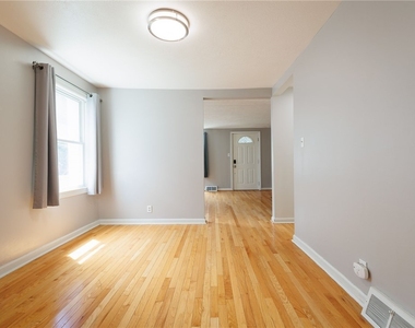 332 Butterfield Avenue - Photo Thumbnail 22