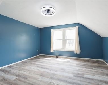 332 Butterfield Avenue - Photo Thumbnail 10