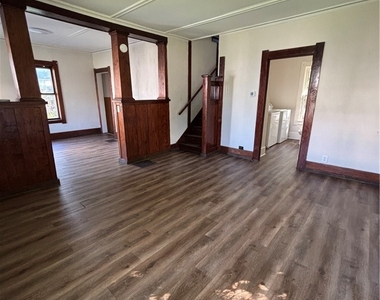 230 N Indiana Avenue - Photo Thumbnail 1