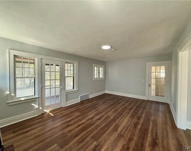 1205 Lancaster Avenue - Photo Thumbnail 8