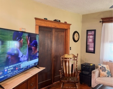 167 N Park Avenue - Photo Thumbnail 2