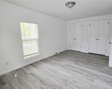 63 Cascade Drive - Photo Thumbnail 22