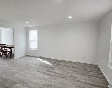 63 Cascade Drive - Photo Thumbnail 3
