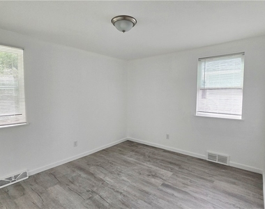 63 Cascade Drive - Photo Thumbnail 19