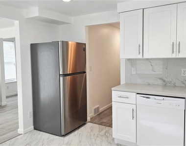 63 Cascade Drive - Photo Thumbnail 11