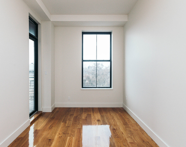 55-27 Myrtle Ave - Photo Thumbnail 16