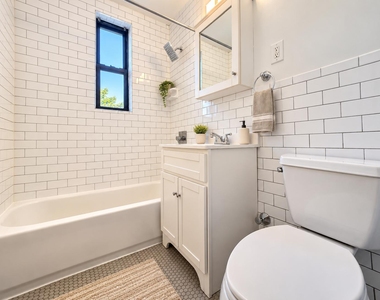 525-527 Riverdale Avenue - Photo Thumbnail 6