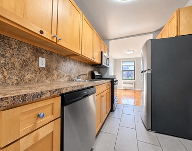 525-527 Riverdale Avenue - Photo Thumbnail 2